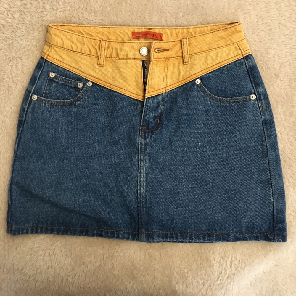 Signature8 two color denim skirt.